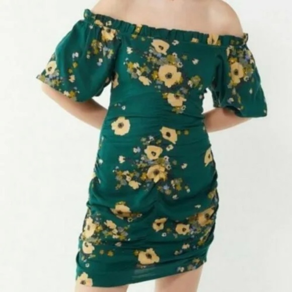 NWOT URBAN OUTFITTERS FLORAL PRINTED RUCHED MINI OFF THE SHOULDER DRESS GREEN - Picture 5 of 13